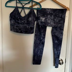 Gym shark set. Top size medium bottom size small. Never worn.